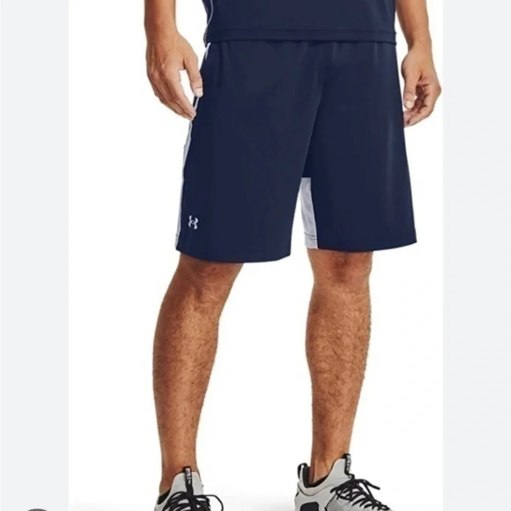 Under armour blue drawstring athleticWorkout shorts with pockets size medium